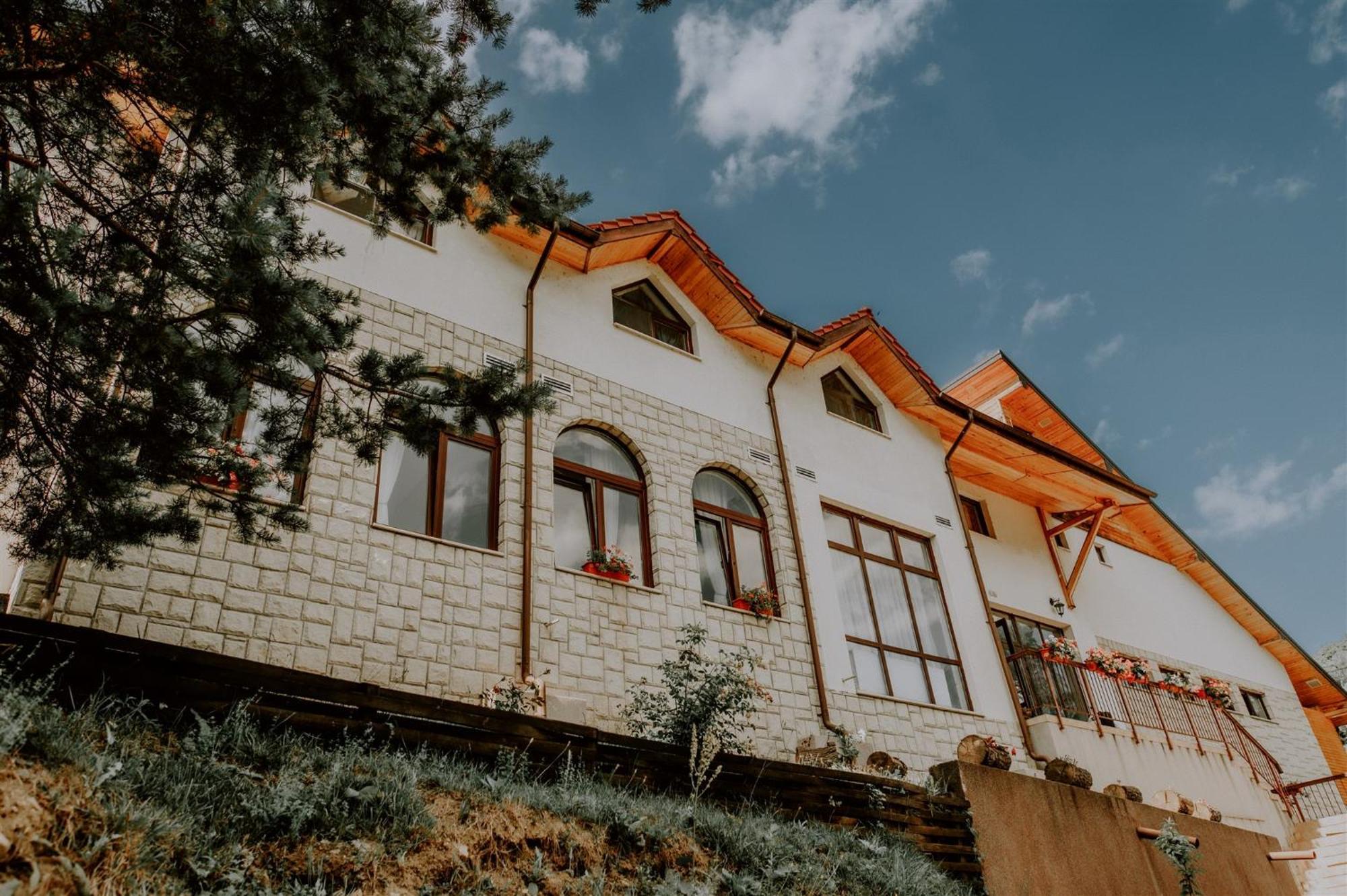 Pensiunea Poiana Verde Slănic-Moldova Eksteriør billede